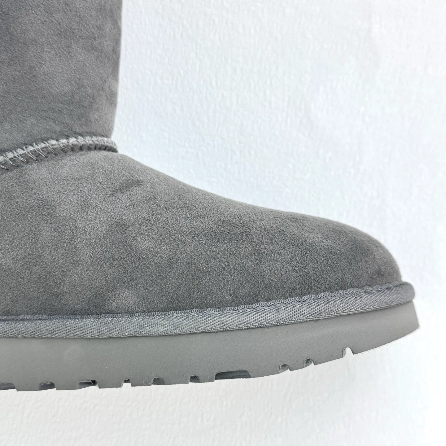 Local 💰460 UGG 6226 mid-tube wooden buckle, classic style of Longfeng fur, Size 35 36 37 38 39 40